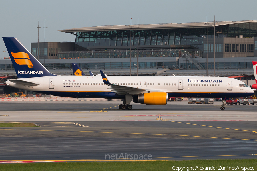 Icelandair Boeing 757-208 (TF-FIJ) | Photo 194791