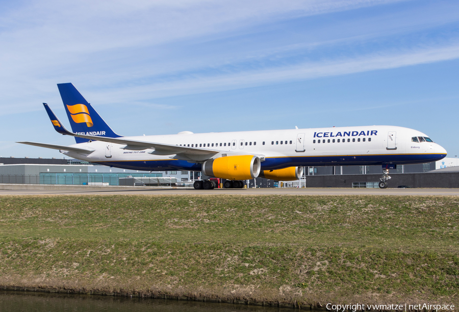 Icelandair Boeing 757-208 (TF-FIN) | Photo 420715