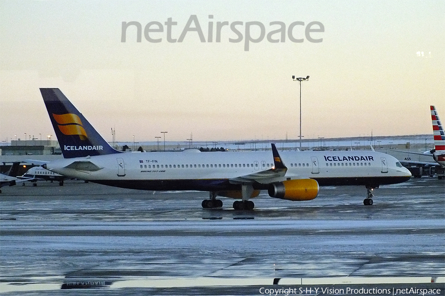 Icelandair Boeing 757-208 (TF-FIN) | Photo 69698