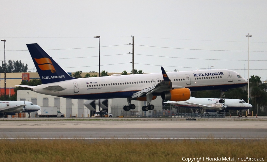 Icelandair Boeing 757-208 (TF-FIN) | Photo 318732