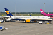 Icelandair Boeing 757-256 (TF-FIT) at  Dallas/Ft. Worth - International, United States