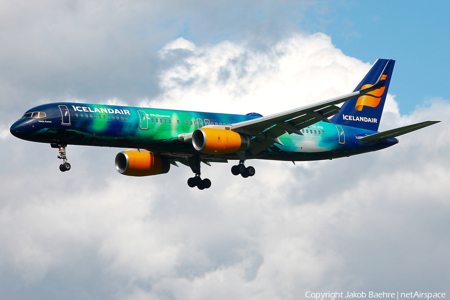 Icelandair Boeing 757-256 (TF-FIU) | Photo 193855