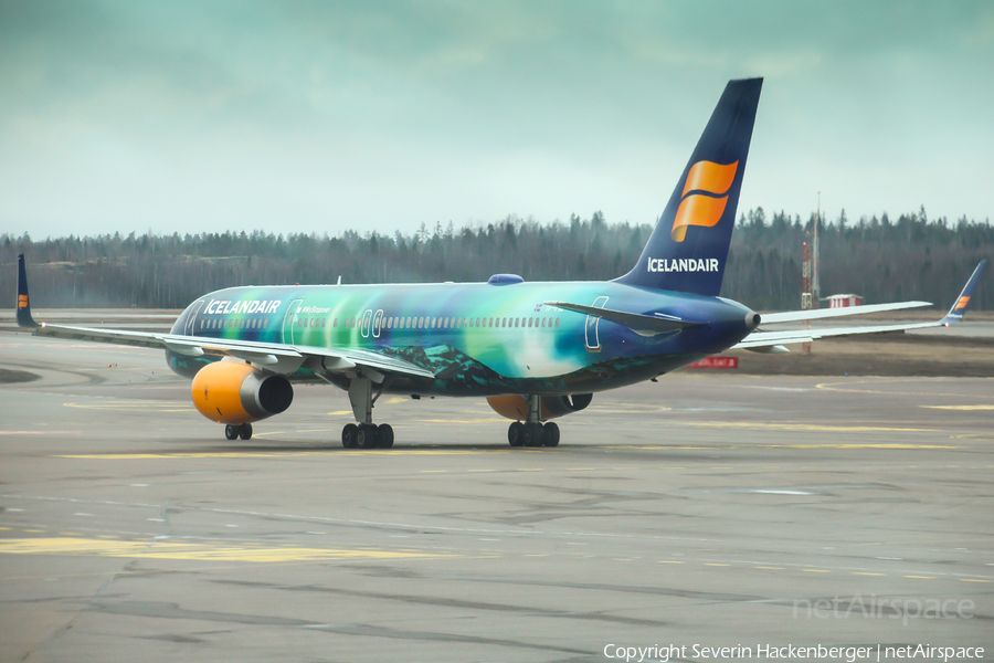 Icelandair Boeing 757-256 (TF-FIU) | Photo 204182