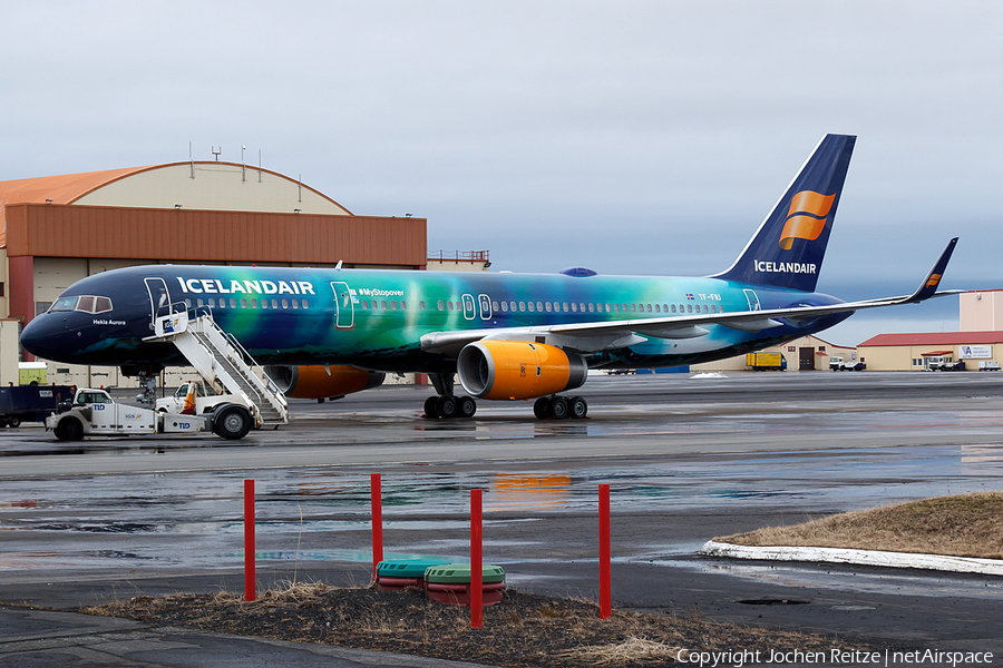 Icelandair Boeing 757-256 (TF-FIU) | Photo 143784