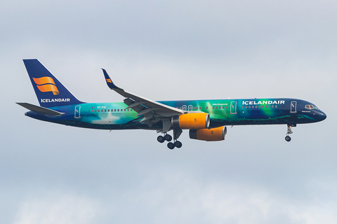 Icelandair Boeing 757-256 (TF-FIU) at  Keflavik, Iceland