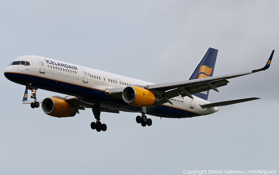 Icelandair Boeing 757-256 (TF-FIU) | Photo 1695