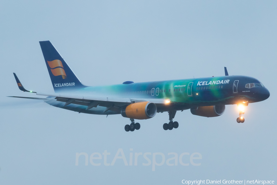 Icelandair Boeing 757-256 (TF-FIU) | Photo 186741
