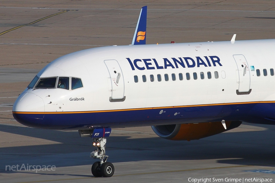 Icelandair Boeing 757-256 (TF-FIY) | Photo 15485