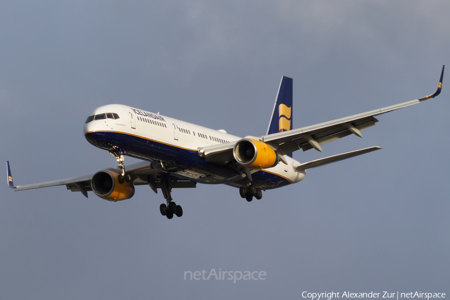 Icelandair Boeing 757-223 (TF-ISD) | Photo 129350