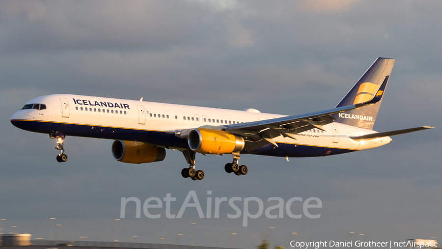 Icelandair Boeing 757-223 (TF-ISF) | Photo 186831