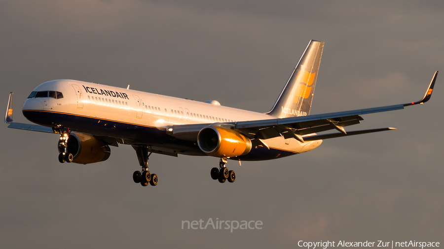 Icelandair Boeing 757-223 (TF-ISF) | Photo 453506