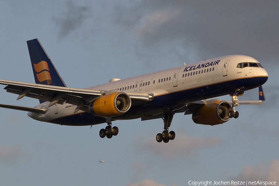 Icelandair Boeing 757-223 (TF-ISK) | Photo 108624