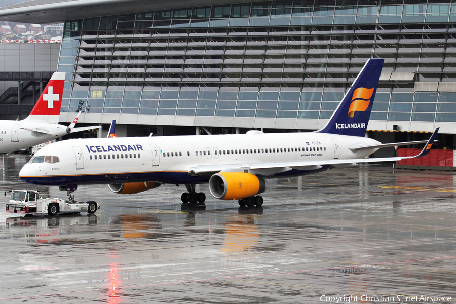 Icelandair Boeing 757-223 (TF-ISK) | Photo 221608