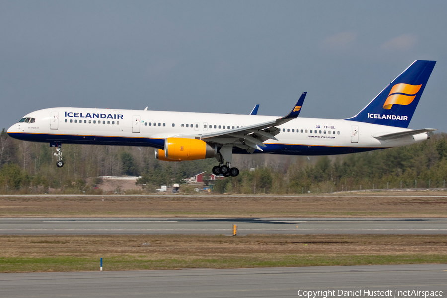 Icelandair Boeing 757-223 (TF-ISL) | Photo 610212