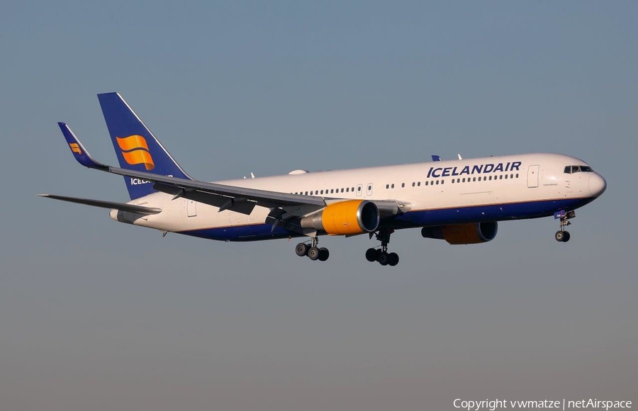 Icelandair Boeing 767-319(ER) (TF-ISN) | Photo 290200