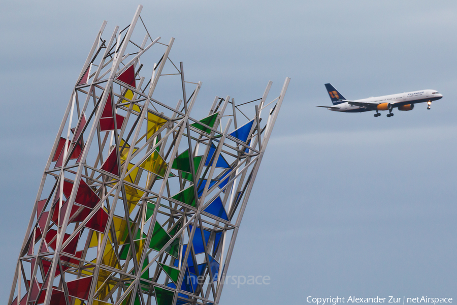 Icelandair Boeing 757-223 (TF-ISS) | Photo 238572