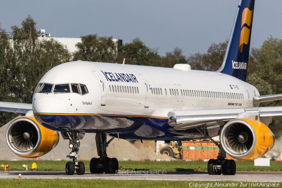Icelandair Boeing 757-223 (TF-ISY) | Photo 124869