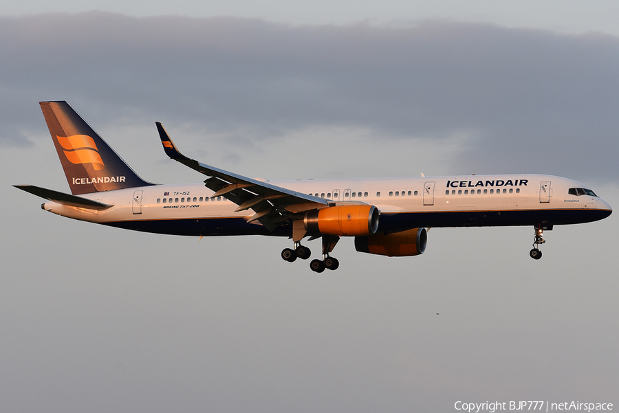 Icelandair Boeing 757-223 (TF-ISZ) | Photo 247900