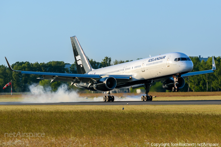 Icelandair Boeing 757-256 (TF-LLL) | Photo 513398