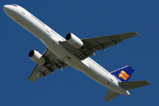 Icelandair Boeing 757-256 (TF-LLX) at  Miami - International, United States