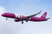 WOW Air Airbus A321-211 (TF-MOM) at  Keflavik, Iceland