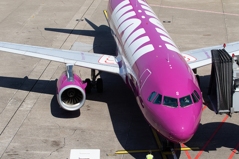 WOW Air Airbus A320-232 (TF-SIS) at  Dusseldorf - International, Germany