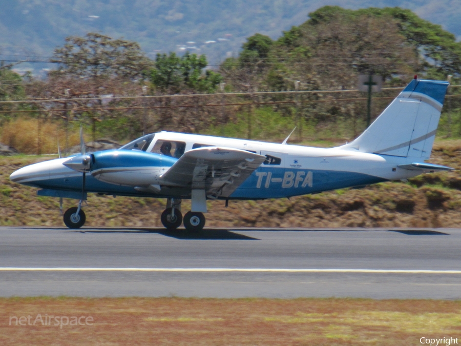 Prestige Wings Piper PA-34-200T Seneca II (TI-BFA) | Photo 377475