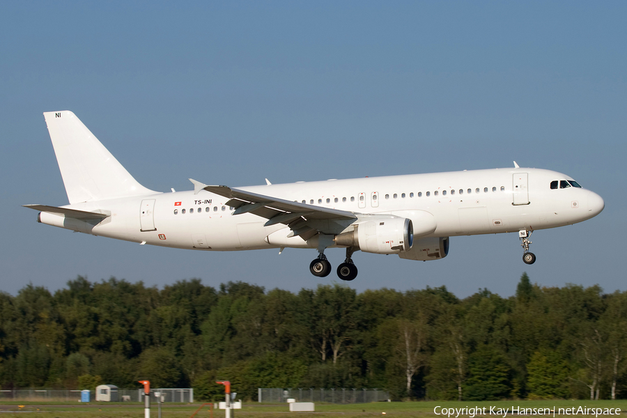 Nouvelair Tunisie Airbus A320-211 (TS-INI) | Photo 20792