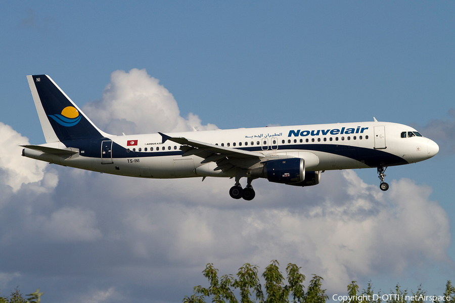 Nouvelair Tunisie Airbus A320-211 (TS-INI) | Photo 365237