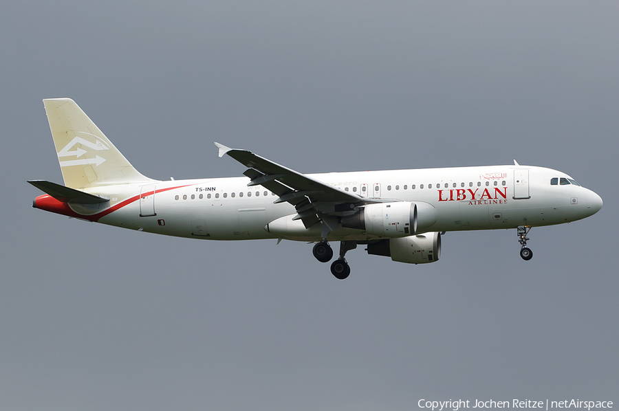 Libyan Arab Airlines Airbus A320-212 (TS-INN) | Photo 52415