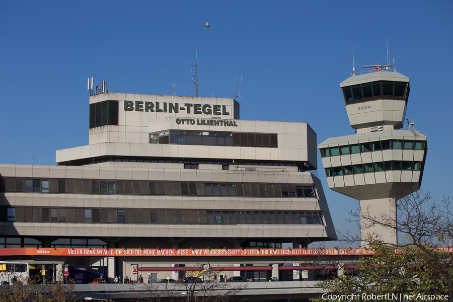 Aviation photo 592628