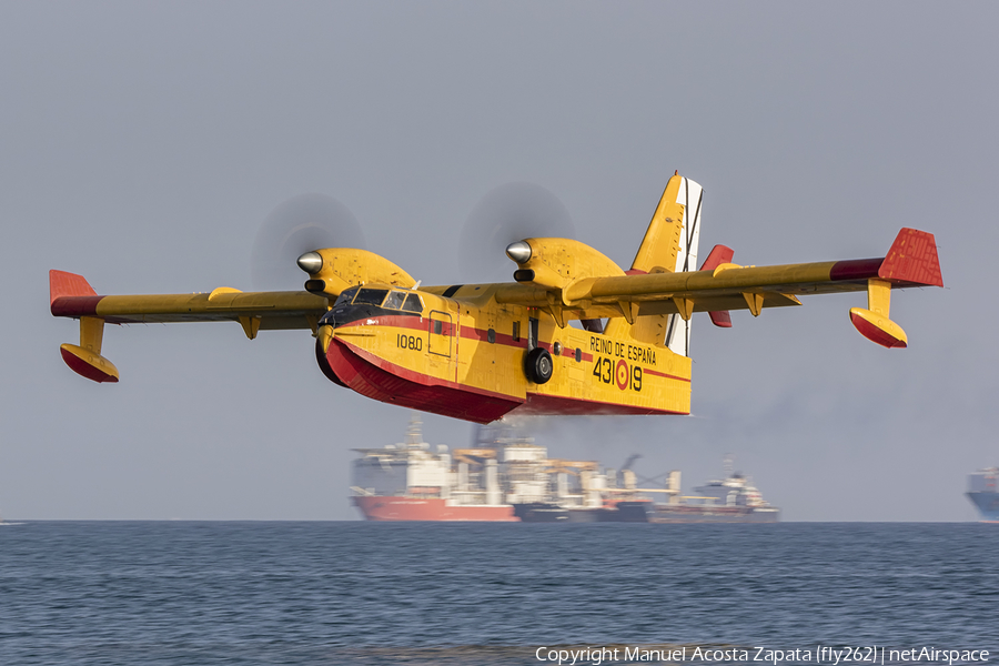 Spanish Air Force (Ejército del Aire) Canadair CL-215T (UD.13-19) | Photo 414809