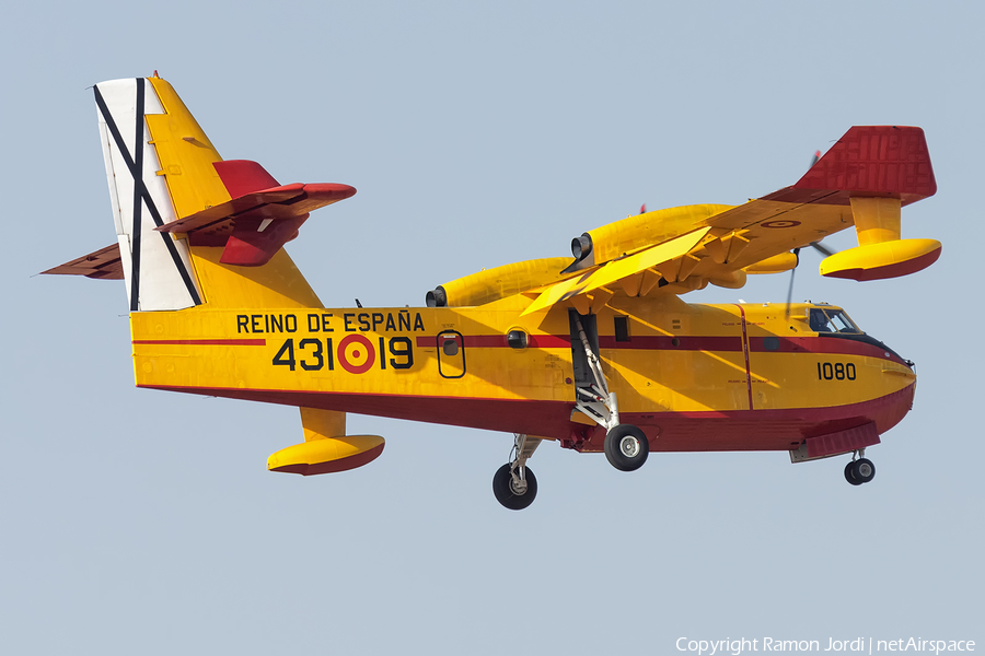Spanish Air Force (Ejército del Aire) Canadair CL-215T (UD.13-19) | Photo 335381