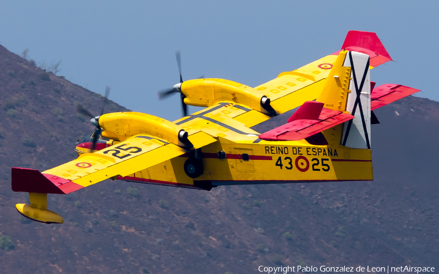 Spanish Air Force (Ejército del Aire) Canadair CL-215T (UD.13-25) | Photo 343913