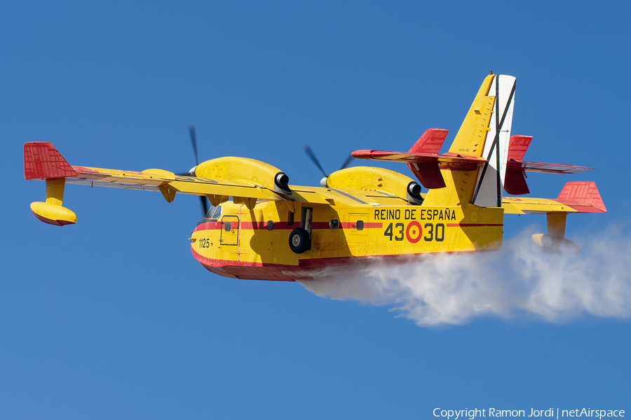 Spanish Air Force (Ejército del Aire) Canadair CL-215T (UD.13-30) | Photo 265917