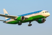 Uzbekistani Government Boeing 787-8(BBJ) Dreamliner (UK001) at  Hamburg - Fuhlsbuettel (Helmut Schmidt), Germany