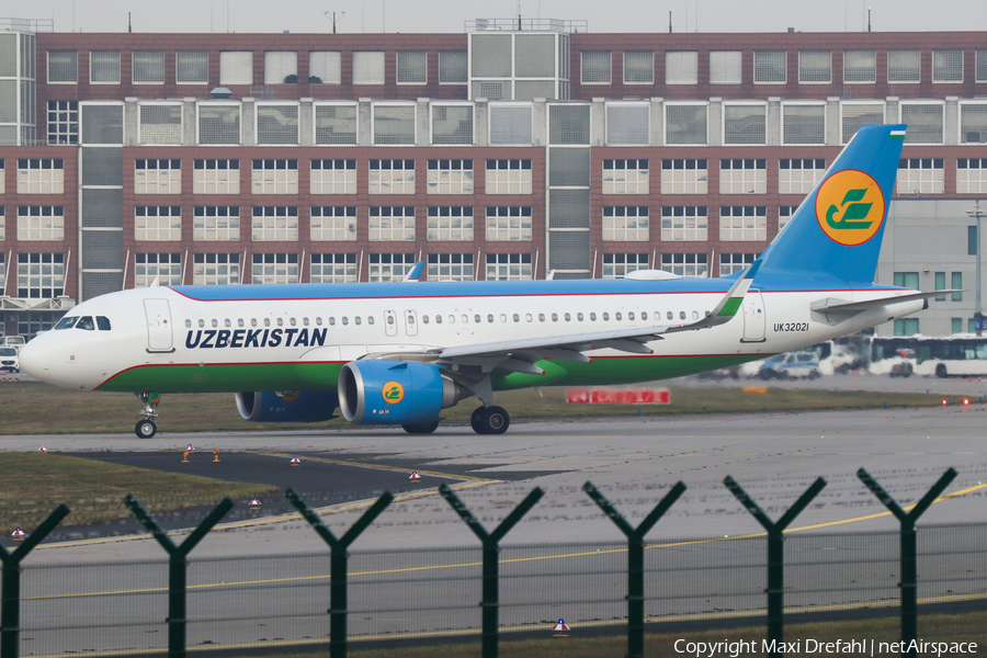 Uzbekistan Airways Airbus A320-251N (UK32021) | Photo 489005
