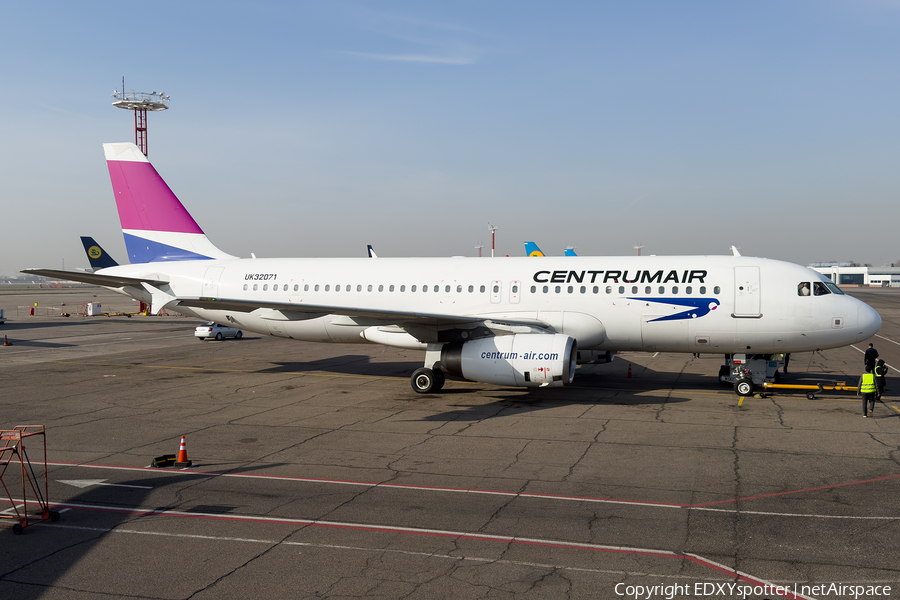 Centrum Air Airbus A320-232 (UK32071) | Photo 668386