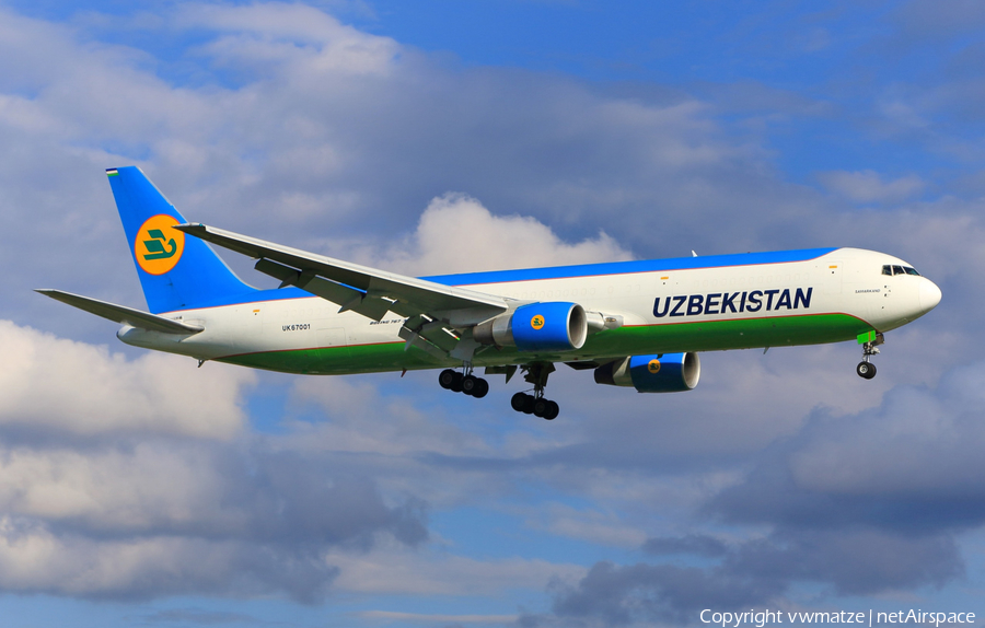 Uzbekistan Airways Boeing 767-33PF(ER) (UK67001) | Photo 117554