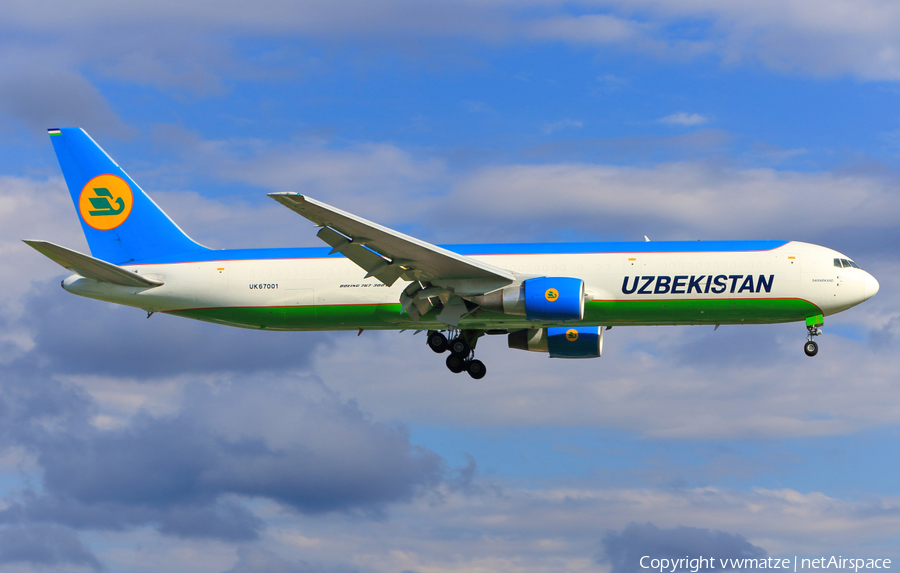 Uzbekistan Airways Boeing 767-33PF(ER) (UK67001) | Photo 117555