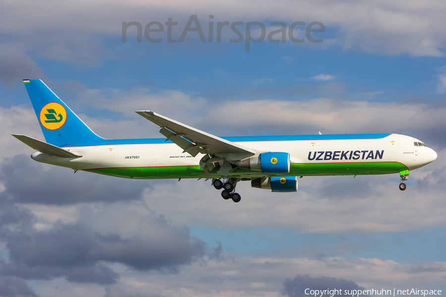 Uzbekistan Airways Boeing 767-33PF(ER) (UK67001) | Photo 117647