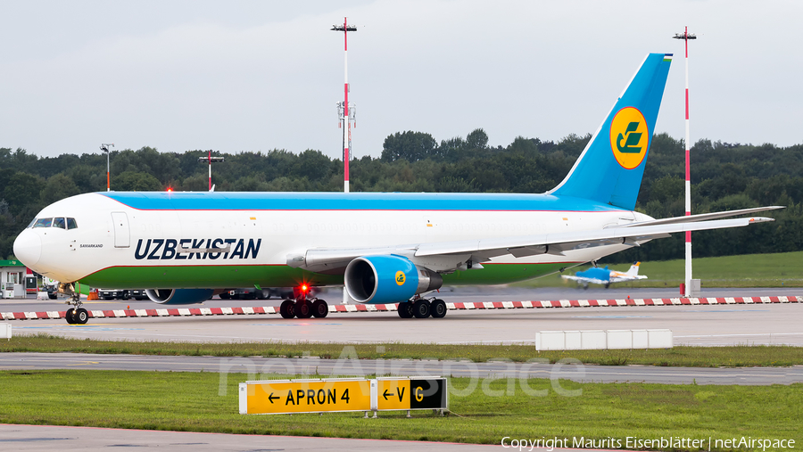 Uzbekistan Airways Boeing 767-33PF(ER) (UK67001) | Photo 118391