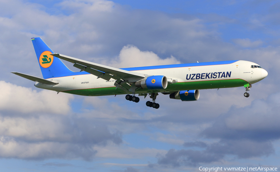 Uzbekistan Airways Boeing 767-33PF(ER) (UK67001) | Photo 137071