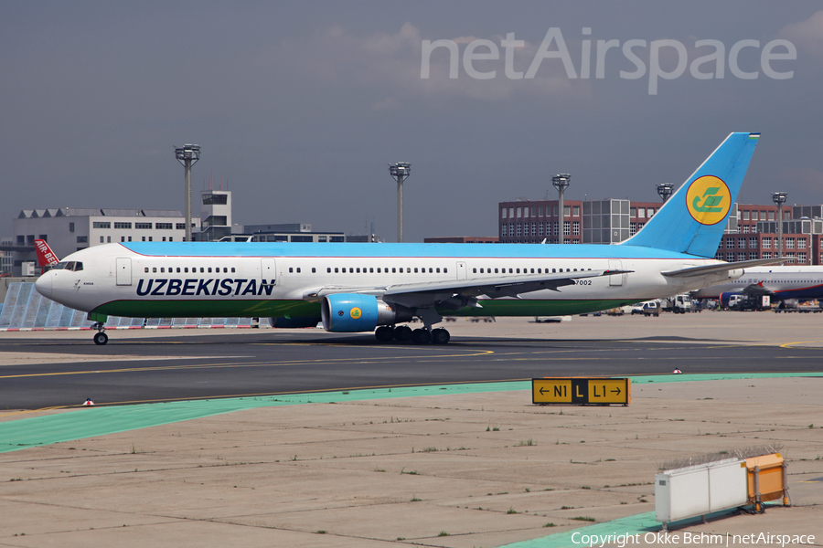 Uzbekistan Airways Boeing 767-33P(ER) (UK67002) | Photo 72637
