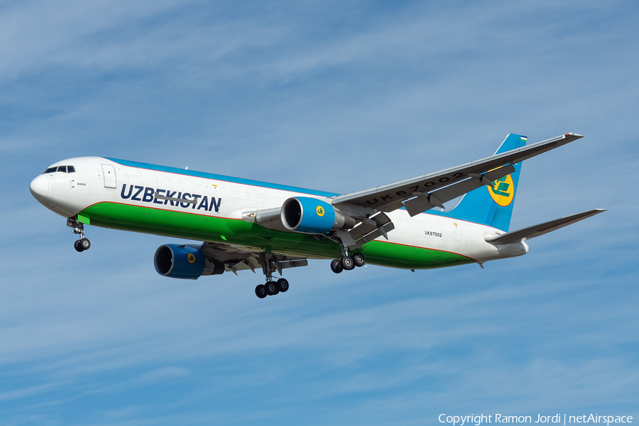 Uzbekistan Airways Cargo Boeing 767-33PF(ER) (UK67002) | Photo 486396