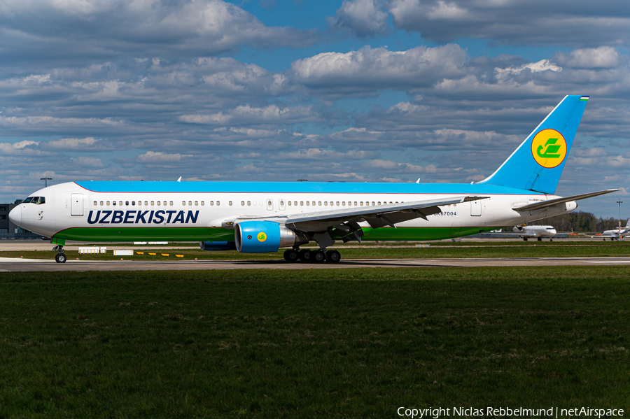 Uzbekistan Airways Boeing 767-33P(ER) (UK67004) | Photo 444445