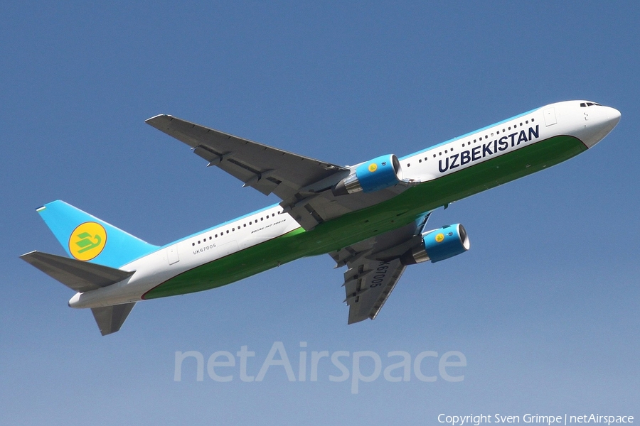Uzbekistan Airways Boeing 767-33P(ER) (UK67005) | Photo 27684