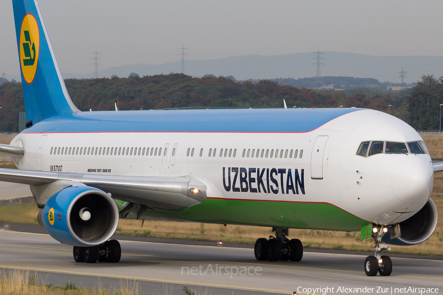 Uzbekistan Airways Boeing 767-3CB(ER) (UK67007) | Photo 125925