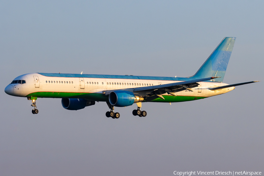 Uzbekistan Airways Boeing 757-23P (UK75701) | Photo 662464