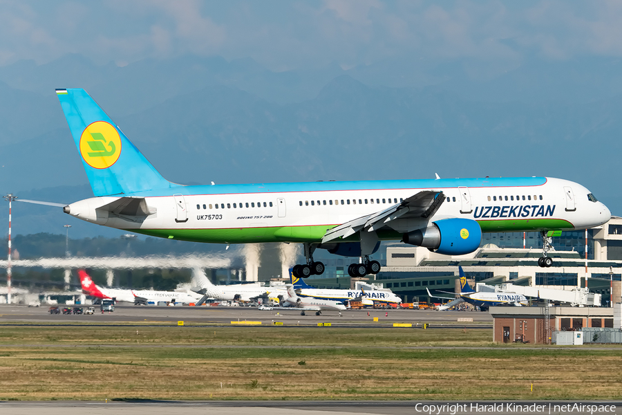 Uzbekistan Airways Boeing 757-231 (UK75703) | Photo 301201